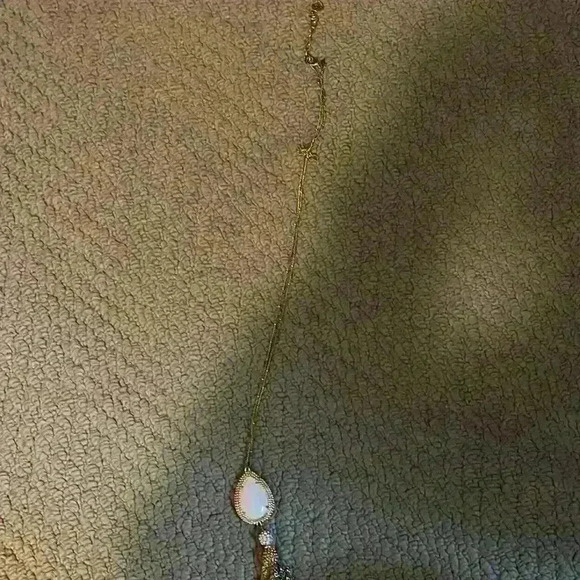 Lilly pulitzer necklace gold and white long chain - Picture 3 of 6